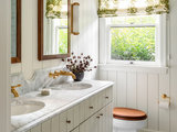 10 Ways to Add Warmth and Personality to Your Bathroom (16 photos)